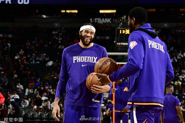 若塔身披 若塔身披